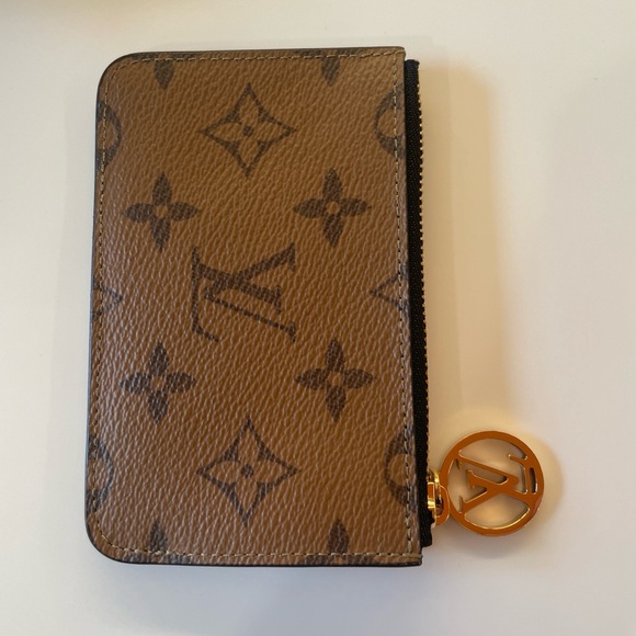 Louis Vuitton Reverse Monogram Romy card holder

Like new- never used - Picture 3 of 12